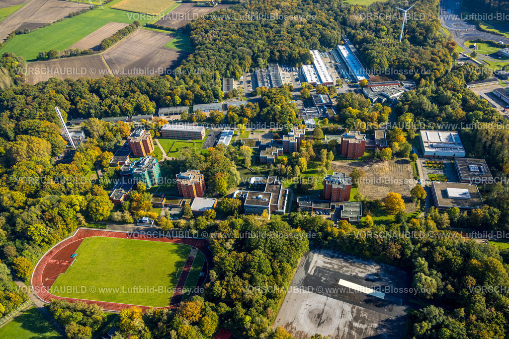 Selm241011291Bork | Luftbild, IPA-HAUS Selm / Bork Polizeibehörde, Polizei Schulungszentrum Hochhäuser Im Sundern, Erich-Klausener-Straße, Sportanlage Westring Fußballstadion und Leichtathletikstadion, Bork, Selm, Münsterland, Nordrhein-Westfalen, Deutschland