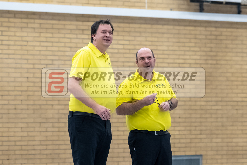 SFE_20230115_0001 | 1. Bundesliga Hockey Herren Schwarz-Weiss Neuss - Crefelder HTC am 15.01.2023 in  (Sporthalle Jahnerstrasse), Photo: Stephan Fehrmann 2022 (Sports-Gallery),Schiedsrichter