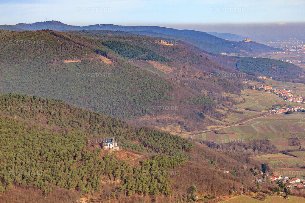 Luftbild: St.-Anna-Kapelle im Winter auf dem Annaberg aus Süden in Burrweiler im Bundesland Rheinland-Pfalz in Deutschland. Foto: IMG_61632.jpg vom 18.01.2014 durch Werner Riehm/FLY-FOTO.de