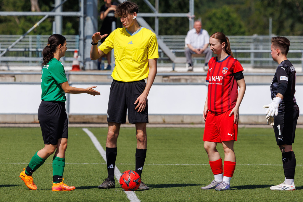 FCHTVS_260531_5896 | 1.FC Heidenheim 1846 II vs. TV Steinheim, Fußball, Frauen, Bezirksliga, 2025/2026, Meisterrunde, 5. Spieltag, 31.05.2026 in Heidenheim, Kunstrasen b. Voith-Arena West(Foto: Michael Bulling) - Realisiert mit Pictrs.com