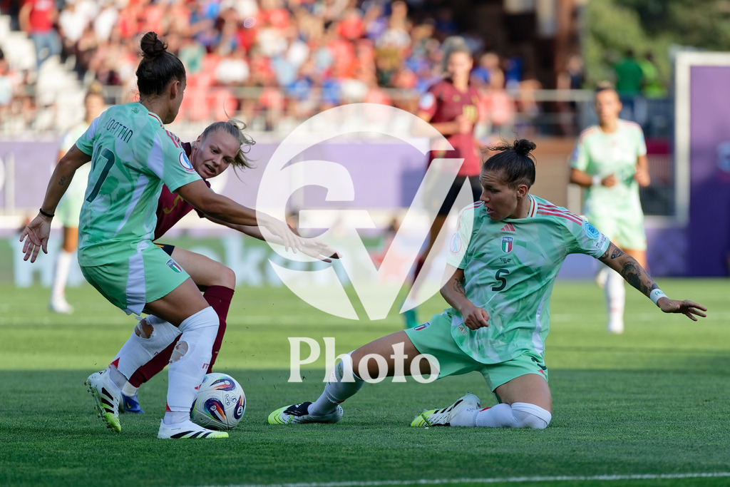 Belgium v Italy - UEFA Women's EURO 2025 Group B | SION, SWITZERLAND - JULY 3: Lisa Boattin of Italy (L) Sarah Wijnants of Belgium © Elena Linari of Italy (R) fight for possession during the UEFA Womens EURO 2025 Group B match between Belgium and Italy at Stade de Tourbillon on July 3, 2025 in Sion, Switzerland. (Photo by Giuseppe Velletri/Sports Press Photo/Getty Images)