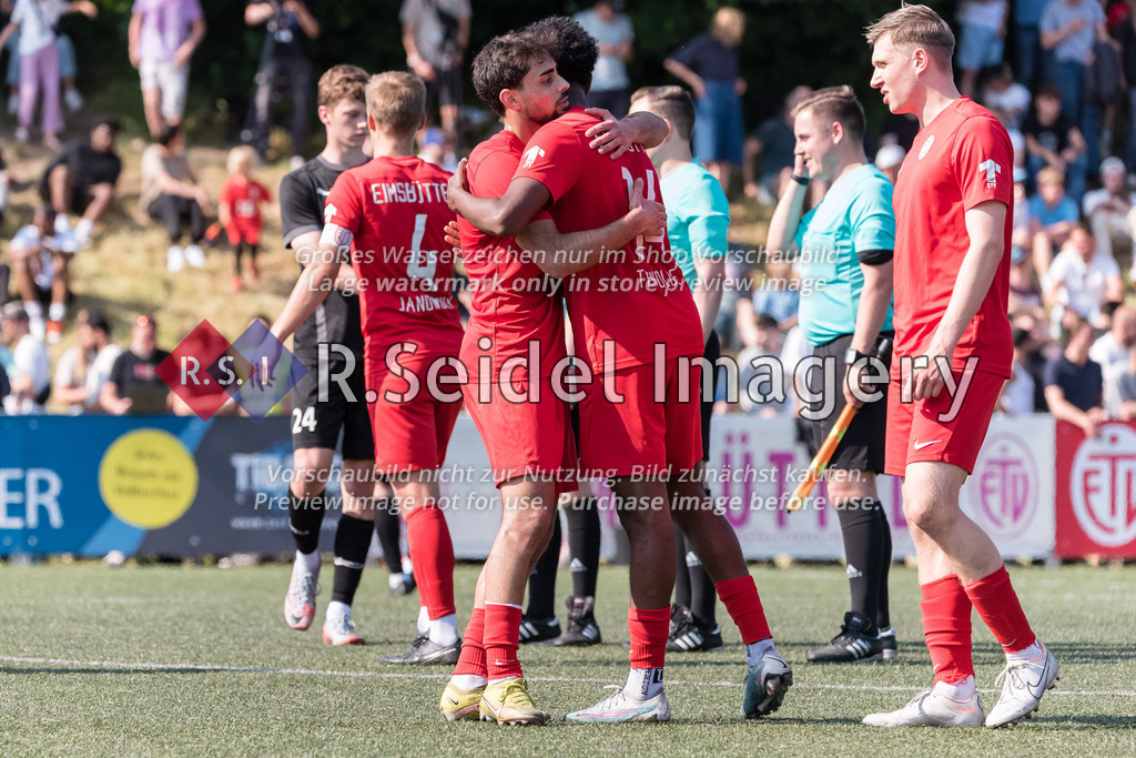 Fußball, Saison 2022/23, Aufstiegsrunde Regionalliga Nord, Eimsbütteler TV - FC Kilia Kiel, ETV-Sportzentrum Hoheluft (Hamburg), 04.06.2023, 2. Spieltag | Emre Cem Töremis (#24, ETV), Henok Tewolde (#14, ETV)