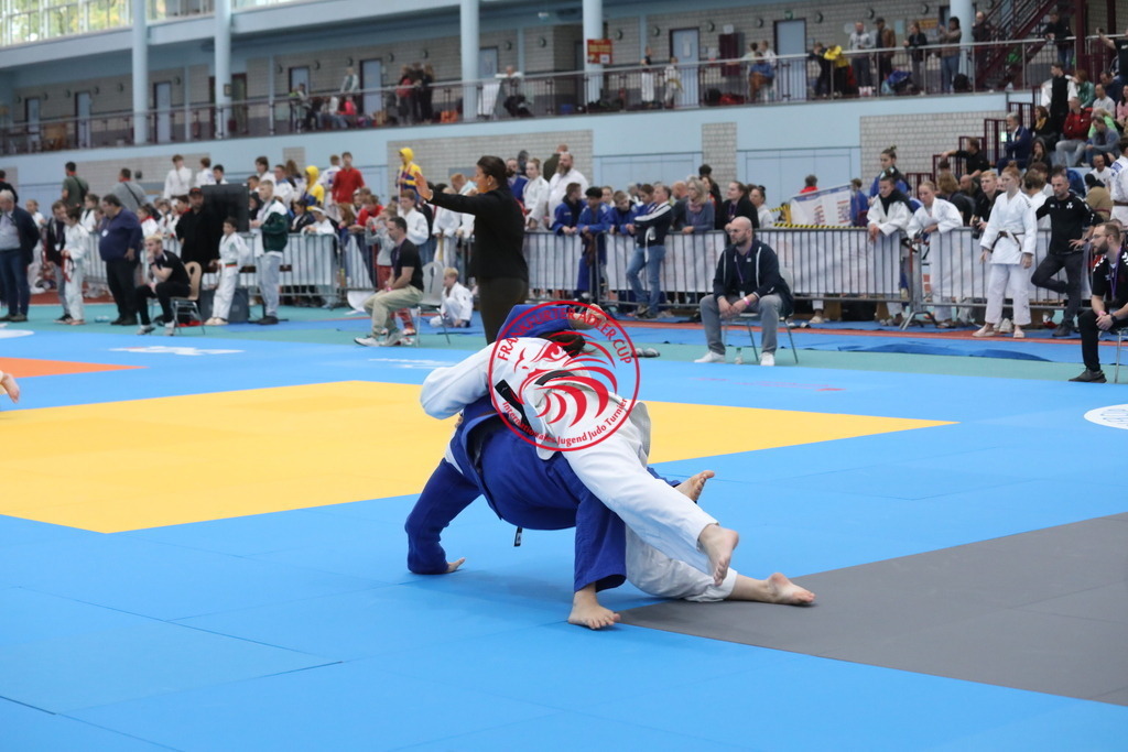 1J7A2639 | Fotos vom Adler Cup - Pictures from Adler Cup

Hier findet Ihr alle Eindrücke und großen Momente der Adler Cup Wochenenden. Here you will find all impressions and great moments of the Adler Cup weekends. - Realisiert mit Pictrs.com