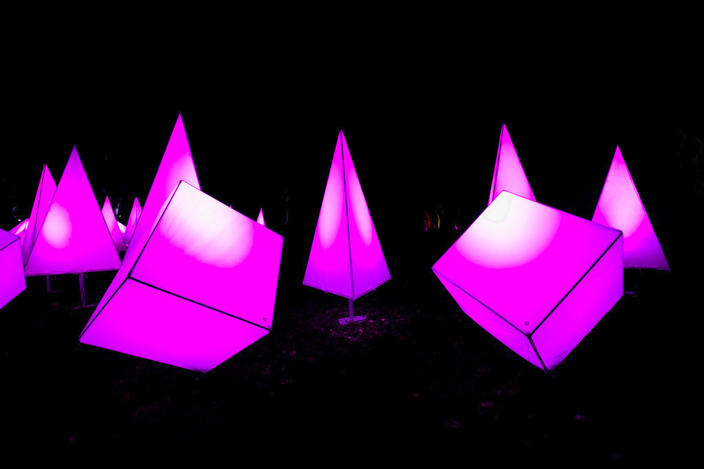 Parkleuchten_GrugaEssen24_18 | Bildergalerie von Sport-Ereignissen aber auch von weiteren spannenden Dingen - nicht nur vom Niederrhein. In Anlehnung an den bekannten Spruch von Hanns Dieter Hüsch heißt das Motto: "Niederrhein ist überall".  - Realisiert mit Pictrs.com