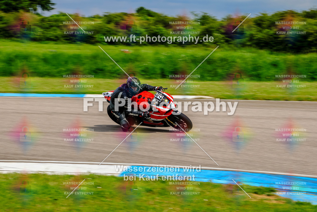 MotoTeam-9273 | Hier findet Ihr Bilder von Touristenfahrten auf der Nürburgring Nordschleife oder von anderen Veranstaltungen die ich besucht habe. Viel Spass beim Durch Schauen 