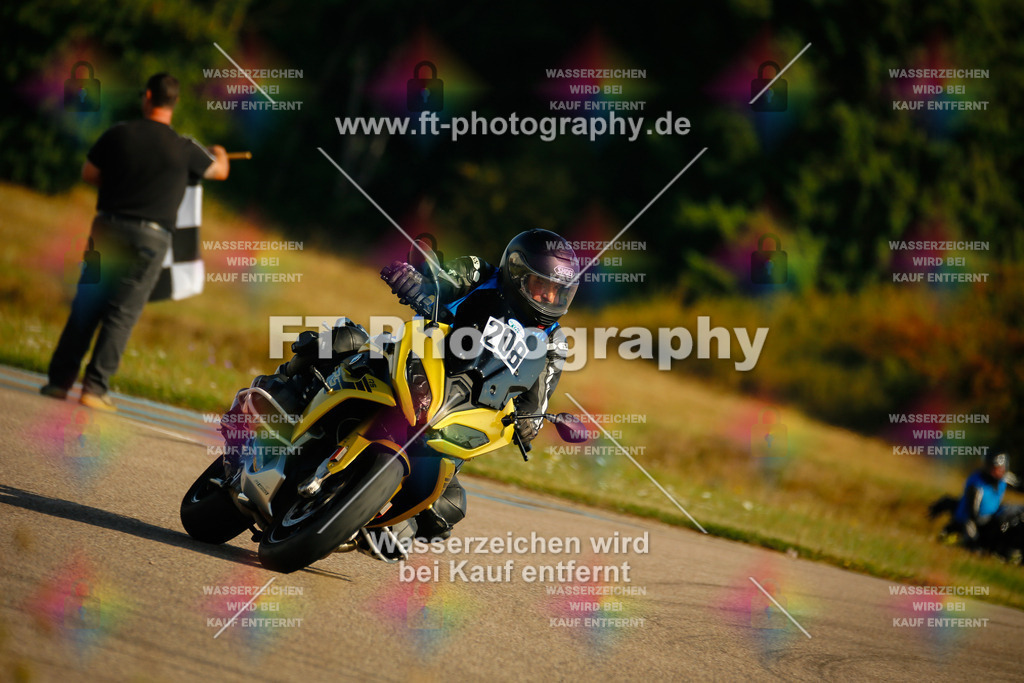 _MOT5736 | Hier findet Ihr Bilder von Touristenfahrten auf der Nürburgring Nordschleife oder von anderen Veranstaltungen die ich besucht habe. Viel Spass beim Durch Schauen 