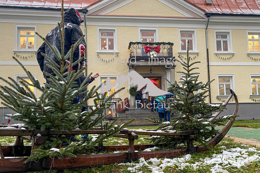 IMG_4513 | Regenbekleidung war im Garten des Schloß heute ein Muss