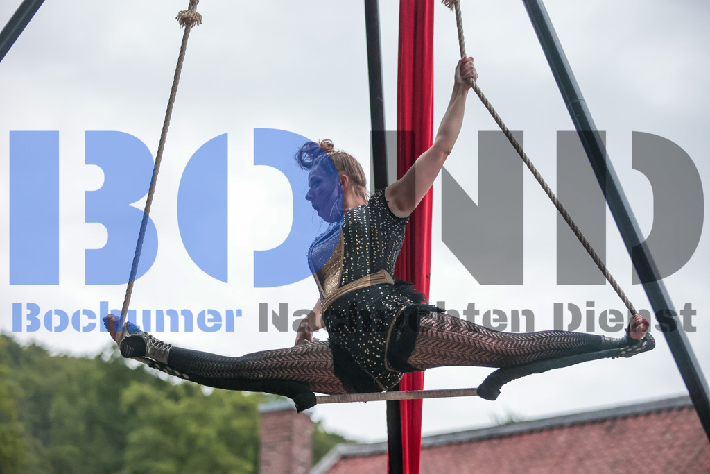 SES_MKRLHE20250705-96 | bond - Realisiert mit Pictrs.com