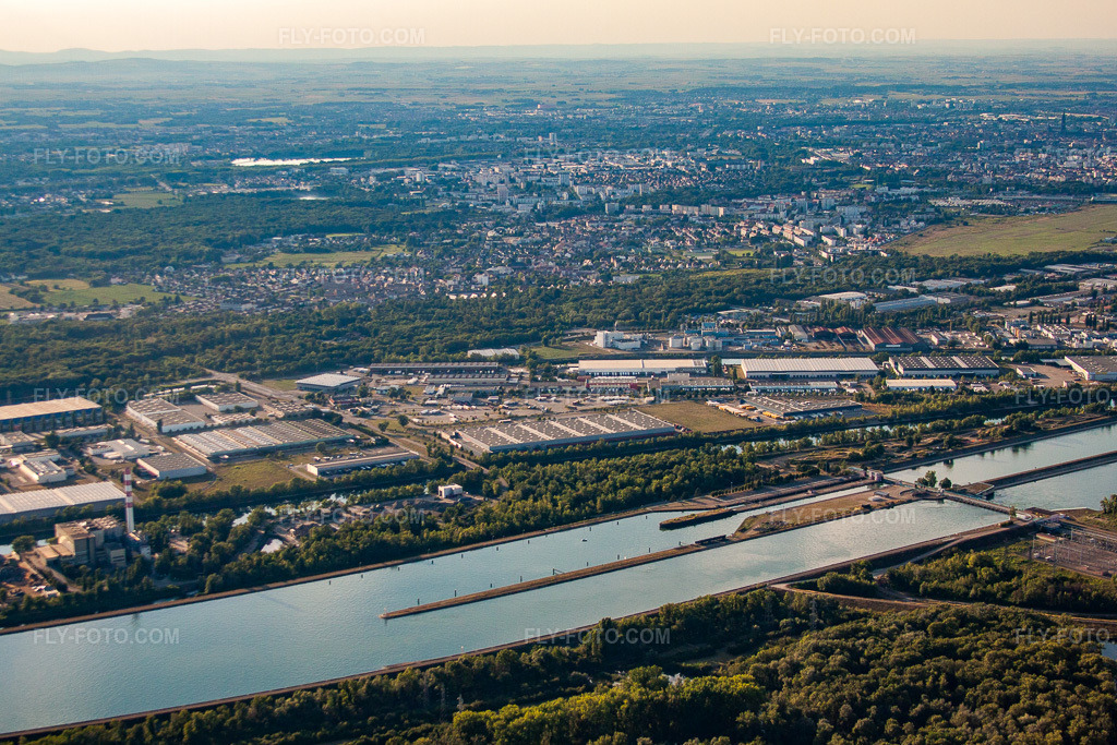 Aerial view: Port of Strasbourg in the district Port du Rhin Sud in Straßburg in the state Bas-Rhin, France. – Photo: IMG_59518.jpg taken on 08/16/2013 by Werner Riehm/FLY-FOTO.com – Resolution of the original: 4606 x 3070 px