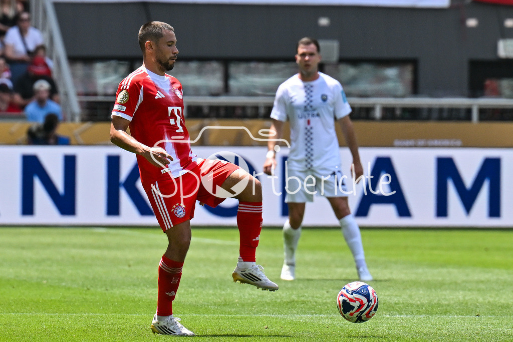 FC Bayern München - TQL Stadium | am Ball Raphael GUERREIRO (FC Bayern Muenchen 22) / Einzelfoto / Freisteller / FIFA Club World Cup: FC Bayern Muenchen - Auchkland City FC, TQL Stadium am 15.06.2025 / NOT FOR SALE IN USA