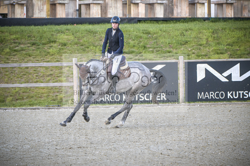 DOS_8184 | Entdecke hochwertige Reitturnierfotos von Foto Oger. Professionell, emotional und authentisch – jetzt Lieblingsmomente im Shop bestellen.Deutschlandweite Turnierfotografie. - Realisiert mit Pictrs.com