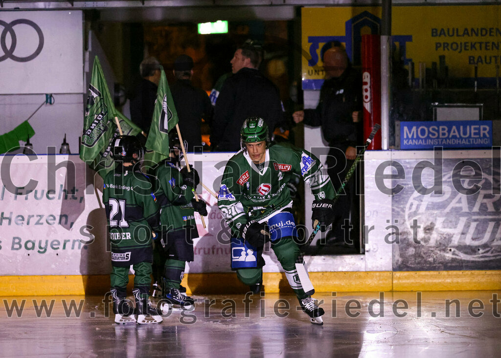 2023-10-20_013_TSV_Erding_gegen_EHC_Klostersee | Erding, Deutschland, 20.10.2023:.Eishockey, Bayernliga Vorrunde 2023 / 2024, 2. Spieltag, TSV Erding gegen EHC Klostersee, Endergebnis: 7:2..Mark Waldhausen (Erding Gladiators, #27)..Foto: Christian Riedel / fotografie-riedel.net