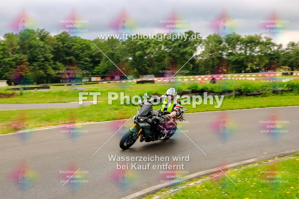 VBK-7374 | Hier findet Ihr Bilder von Touristenfahrten auf der Nürburgring Nordschleife oder von anderen Veranstaltungen die ich besucht habe. Viel Spass beim Durch Schauen 