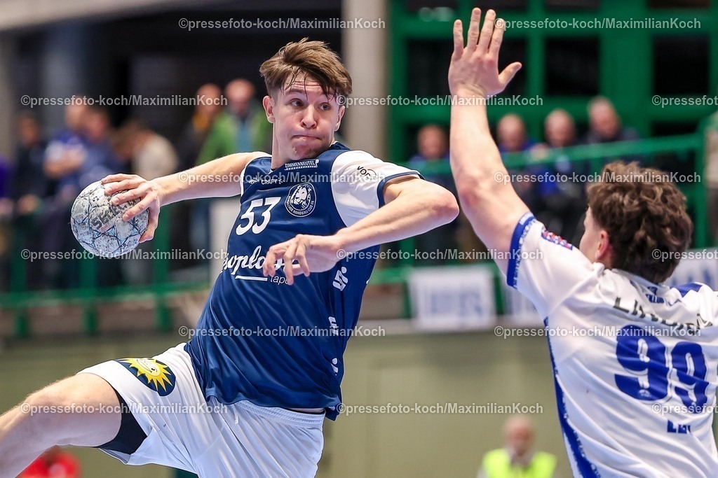 BHC11122501103 | 11.12.2025, Handball, HBL, Bergischer HC - ThSV Eisenach, Unihalle Wuppertal: Soeren Steinhaus (BHC #53) im Zweikampf gegen  Tillmann Leu (Eisenach #99) 