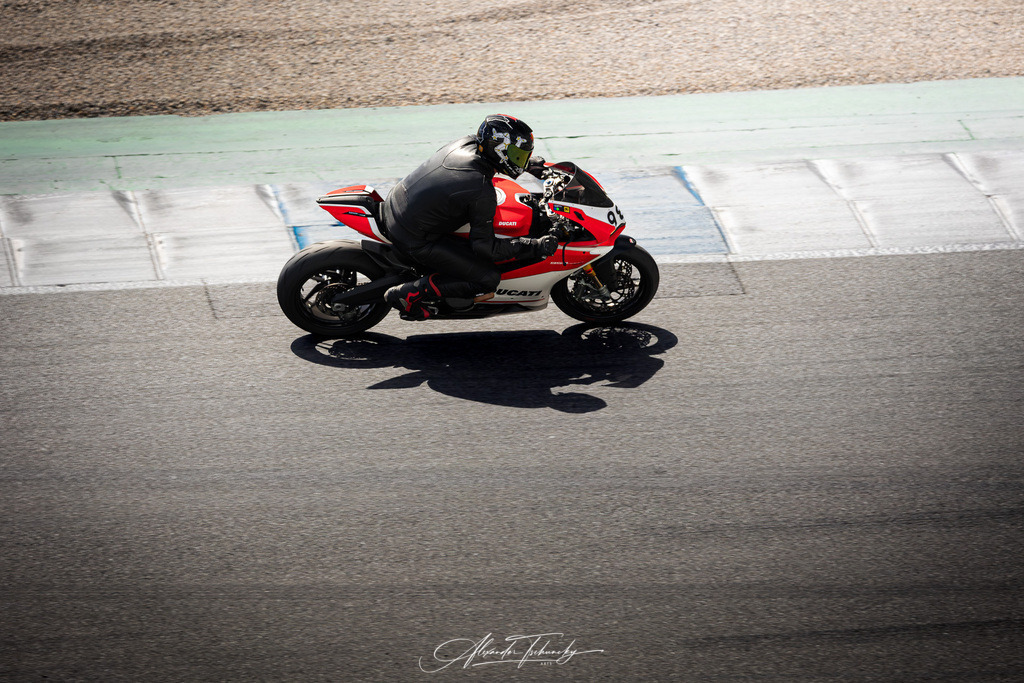 Ducati Trackday Hockenheimring 2026 | Entdecken Sie die faszinierende Welt von Alexander Tschuncky Arts: Kreative Fotografie, atemberaubende Automobilkunst und hochwertiger Bilderdruck. Lassen Sie sich inspirieren! - Realisiert mit Pictrs.com