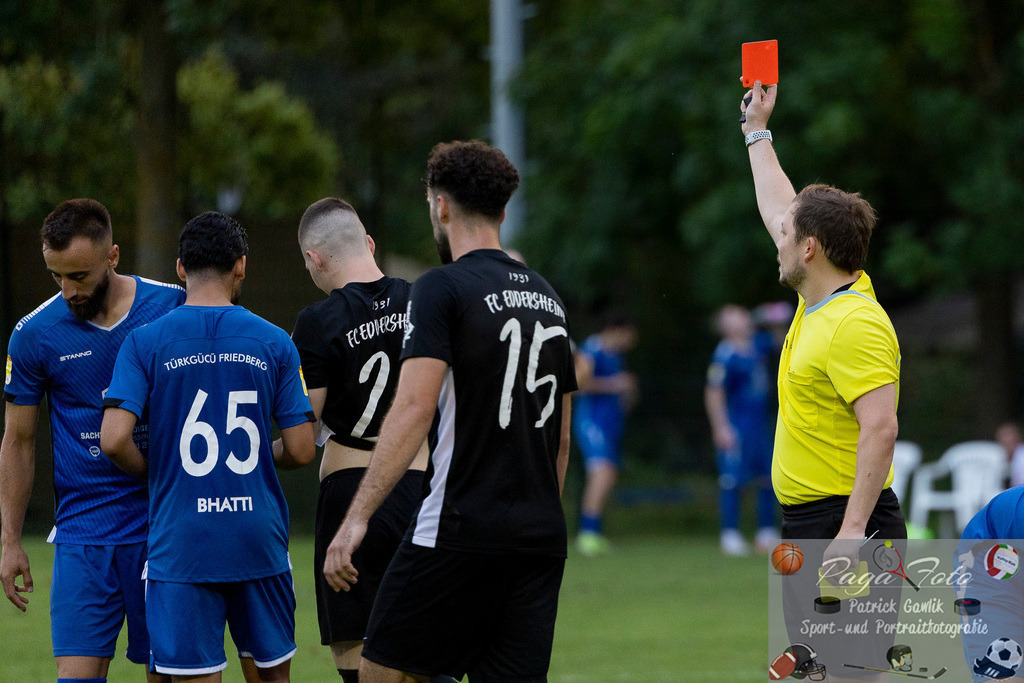 Hessenliga: Türk Gücü Friedberg - FC Eddersheim, 09.08.2024 | Simon Lüders (FC Eddersheim #22) erhielt nach eine mFoul im Strafraum die gelbrote Karte, Türk Gücü Friedberg - FC Eddersheim, Friedberg, Städtischer Sportplatz, 9.8.2024 - Realisiert mit Pictrs.com