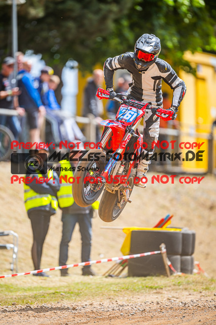 MaZZes_FotoMatrix_220528_0334 | Fotograf Mathias Schmid
Sportfotograf,
Eventfotograf,
Hochzeitsfotograf,
Portraitfotograf