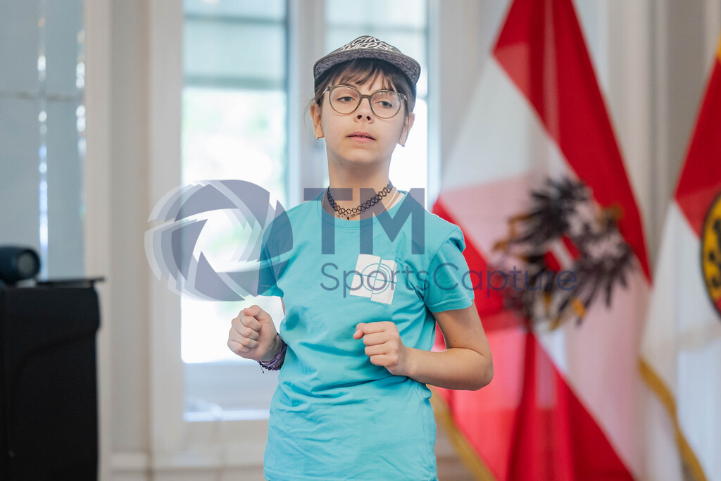 TM-20250605-0026 | Pressetermin mit Landesrätin Sara Schaar, Fachreferent für Jugend Joachim Zmölnig, der Dreikönigsaktion und Katholischen Jungschar.Spiegelsaal, Klagenfurt, Österreich.Copyright: TM Sportscapture/Matthias Trinkl