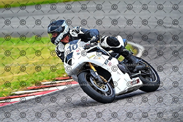 25bt02-0288 | markuskiefer.com - Realisiert mit Pictrs.com