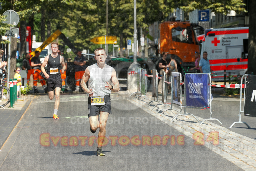 250621_1038_EX1_1985 | Sportfotografie im Rhein-Sieg Kreis, Köln, Bonn, NRW, Rheinland Pfalz, Hessen, etc. Unser Tätigkeitsfeld umfasst den Laufsport vom Volkslauf über den Marathon, Duathlon, Triathon bis zum Ultralauf wie Kölnpfad Ultra oder Schindertrail.