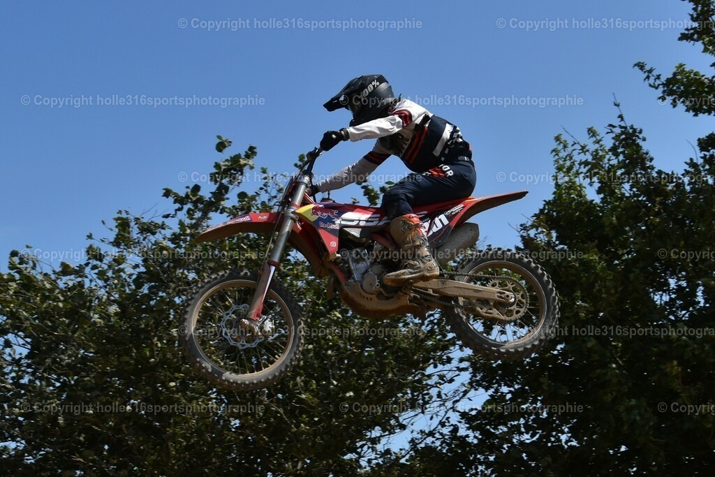 DSC_0137 (2) | Sportfotografie , Motorsport, Motoross, Reitsport, Mointainbike, Enduro,
Landschaft , Outdoor, Eventfotografie, Landschaft, Bilder online bestellen - Realisiert mit Pictrs.com