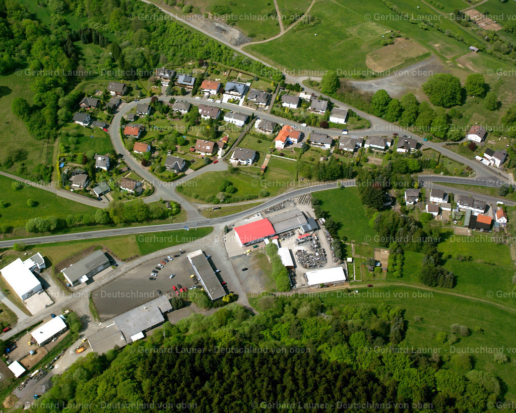 2610341 | EISEMROTH 09.06.2006 Wohngebiet einer Einfamilienhaus- Siedlung  in Eisemroth im Bundesland Hessen, Deutschland // Single-family residential area of settlement  in Eisemroth in the state Hesse, Germany Foto: Gerhard Launer