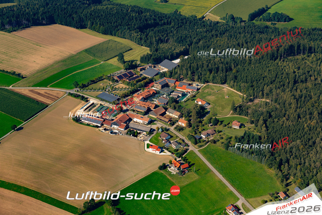 Die Luftaufnahme Zettisch - Rimbach wurde 2021 mittels Flugzeug (keine Drohne) erstellt. Hohe Auflösung -für große Poster und Wandbilder geeignet!