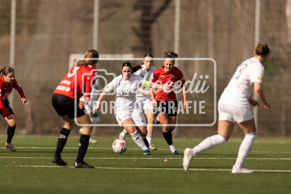 Fußball I Frauen I Saison 2025-2026 I Regionalliga Nord I 16. Spieltag I Hannover 96 - SpVg Aurich-129 | realhellocedii - Realisiert mit Pictrs.com