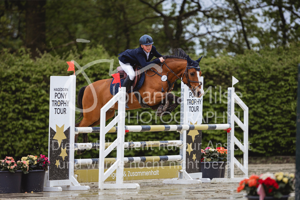 240426_Olfen-Vinnum_PonyTrophy-348 | Deine schönsten Turniermomente als professionelle Fotos! Entdecke hochwertige Pferdesport-Fotografie im Online-Shop. Jetzt Fotos finden & bestellen!