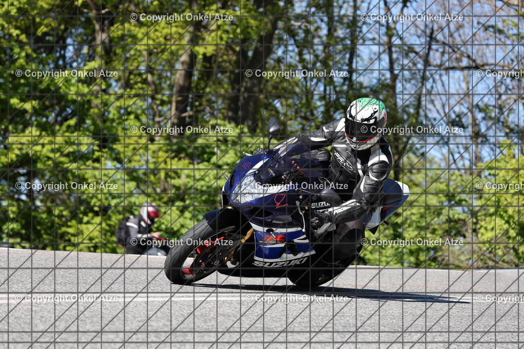 IMG_8959 | Fotograf am Kyffhäuser. Onkel Atze. Kyffhäuser Rennstrecke. Café36. Motorsportfotografie. - Realisiert mit Pictrs.com