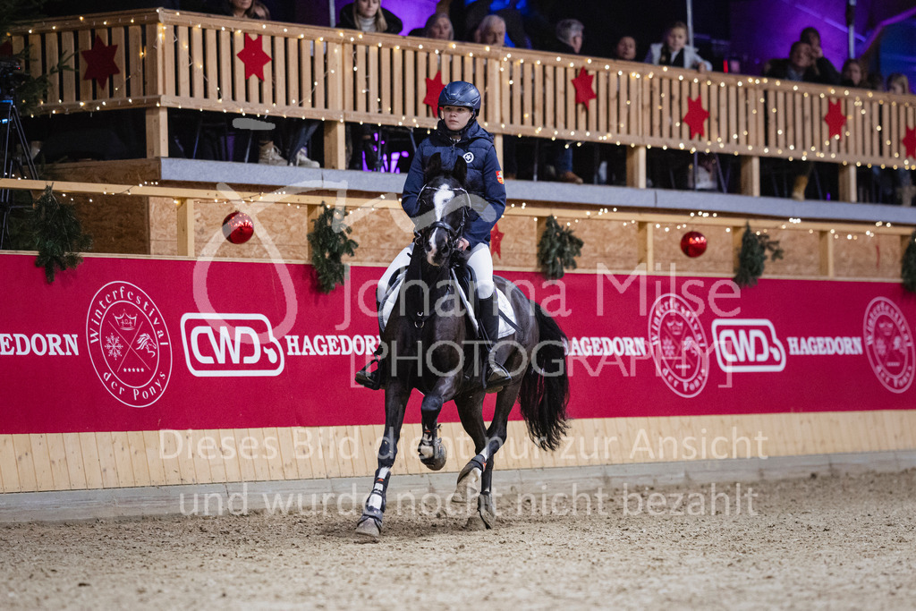 231118_PonyTrophy-221 | Deine schönsten Turniermomente als professionelle Fotos! Entdecke hochwertige Pferdesport-Fotografie im Online-Shop. Jetzt Fotos finden & bestellen!