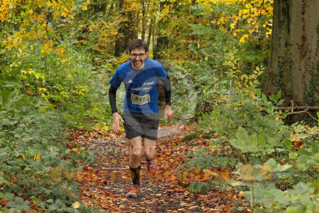 251026_1156_EV4_4437 | Sportfotografie im Rhein-Sieg Kreis, Köln, Bonn, NRW, Rheinland Pfalz, Hessen, etc. Unser Tätigkeitsfeld umfasst den Laufsport vom Volkslauf über den Marathon, Duathlon, Triathon bis zum Ultralauf wie Kölnpfad Ultra oder Schindertrail.