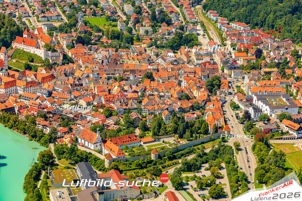 Luftaufnahme von  Füssen - Die Luftaufnahme wurde 2025 vom UL-Flugzeug heraus erstellt ( keine Drohne ) - Hochauflösende Luftaufnahme - für professionelle Ausdrucke geeignet. Die Geschenkidee !Mit Lizenz und Bildrechte bestellbar