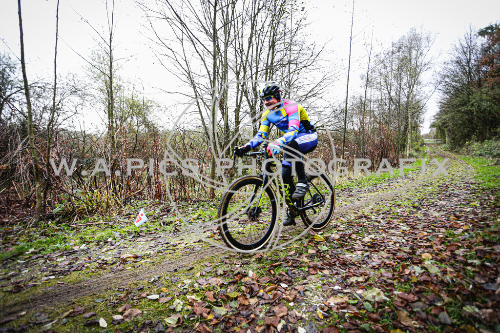 ..... | AUSTRIA, 24.11.24, 3.Radquerfeldein GP um das Sportzentrum Gunskirchen Image shows: Photo: Wapics / Andreas Willdoner