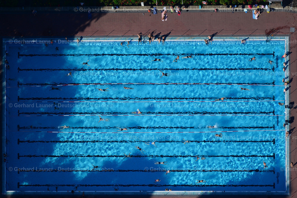 3702289 | Schwimmtraining im Dallenbergbad, Würzburg