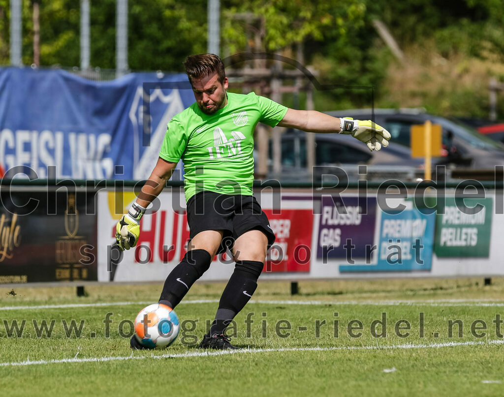 2023-07-08_026_FC_Langengeisling_gegen_TSV_Buchbach | Erding, Deutschland, 08.07.2023:
Fußball, Bezirksliga Oberbayern Ost 2023 / 2024, Testspiel, FC Langengeisling gegen TSV Buchbach, Endergebnis: 0:6

Torwart Christian Brader (FC Langengeisling, #1)

Foto: Christian Riedel / fotografie-riedel.net