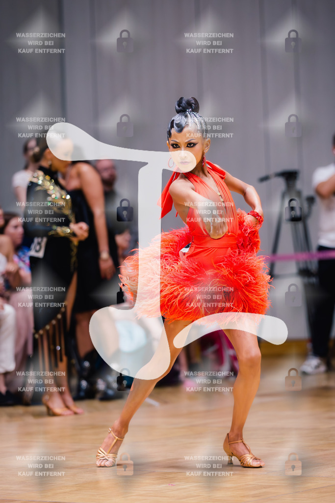 GOC 2025 - WDSF Solo Junior II Latin Female - 2025-08-21-8181 | Webshop for digital downloads and prints of dance sport, event & show photographer Julian Link - Realisiert mit Pictrs.com