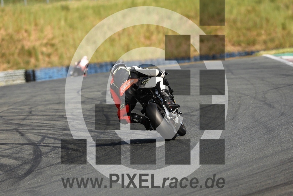 top-20260622_04326 | Schöne Erinnerungen an spannende Momente - das festzuhalten ist unser Job. PIXELrace.de ist seit 2003 auf den Rennstrecken Europas unterwegs um die Action draußen beim Fahren und die wunderbare Stimmung imm Fahrerlager für euch einzufangen.