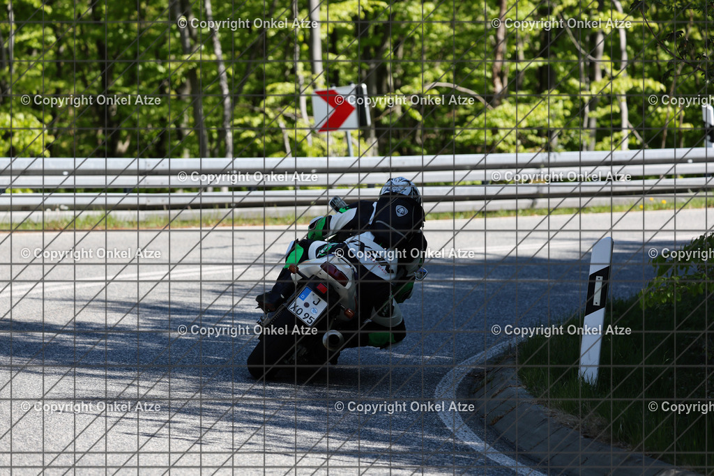 IMG_8529 | Fotograf am Kyffhäuser. Onkel Atze. Kyffhäuser Rennstrecke. Café36. Motorsportfotografie. - Realisiert mit Pictrs.com