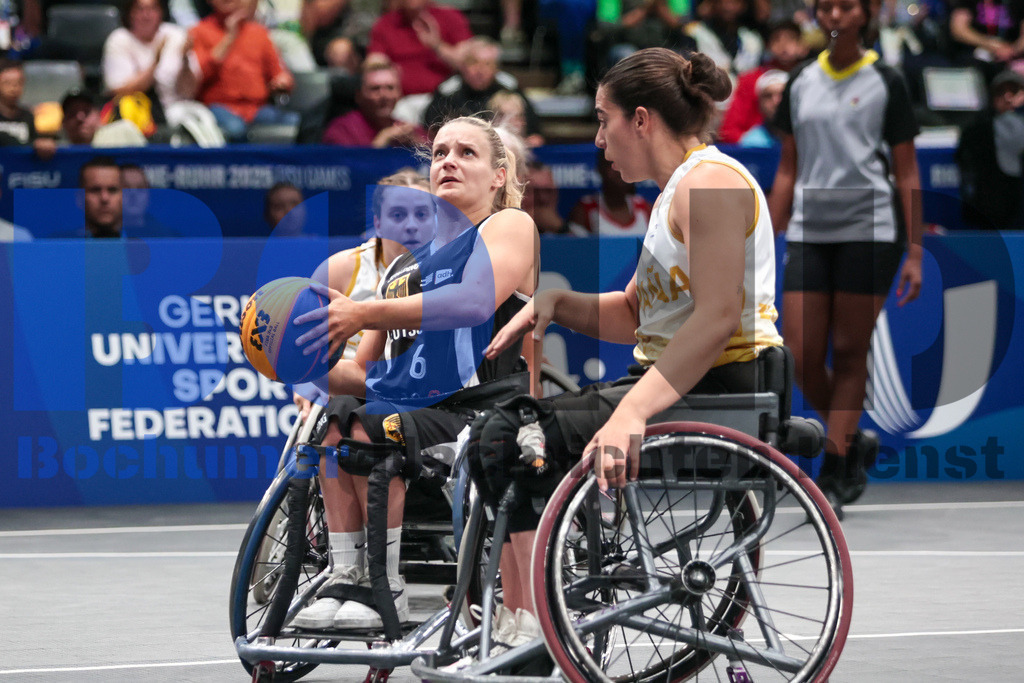 SES_TTG3X320250717-138 | bond - Realisiert mit Pictrs.com