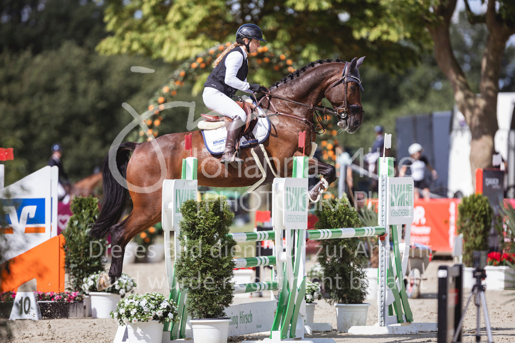 240711_BHO_L-Stil-2-562 | Deine schönsten Turniermomente als professionelle Fotos! Entdecke hochwertige Pferdesport-Fotografie im Online-Shop. Jetzt Fotos finden & bestellen!