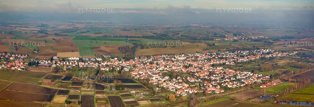 Luftbild: Panorama der Dorfansicht in Steinfeld im Bundesland Rheinland-Pfalz in Deutschland. Foto: IMG_35599-Pano1.jpg vom 20.11.2010 durch Werner Riehm/FLY-FOTO.deAuflösung des Originals: 7993 x 2724 px