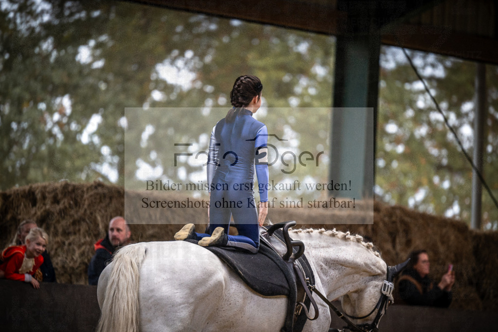 DOS_0082 | Entdecke hochwertige Reitturnierfotos von Foto Oger. Professionell, emotional und authentisch – jetzt Lieblingsmomente im Shop bestellen.Deutschlandweite Turnierfotografie. - Realisiert mit Pictrs.com