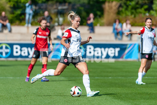 20240915NSZ_1040 | Nadine Riesen (Eintracht Frankfurt,No.22)DEU, Leverkusen, 15.09.2024 Fußball, Google Pixel Frauen-Bundesliga, Saison 2024/2025, Bayer 04 Leverkusen - Eintracht Frankfurt - Realisiert mit Pictrs.com