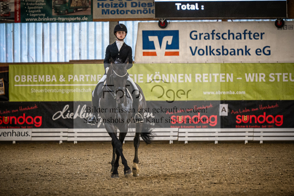 DOS_0032 | Entdecke hochwertige Reitturnierfotos von Foto Oger. Professionell, emotional und authentisch – jetzt Lieblingsmomente im Shop bestellen.Deutschlandweite Turnierfotografie. - Realisiert mit Pictrs.com