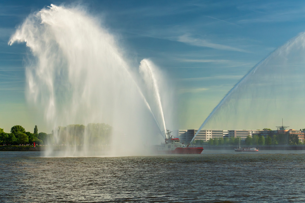2025_05_11_HH-TEUFELSBRUECK-836 HAFENGEBURTSTAG_MCP8232 | Hochwertig gedruckte Fotografien für die Wand, als Kalender und zum Verschenken. Hamburg & Norddeutschland und überall wo ich mit der Kamera unterwegs war.