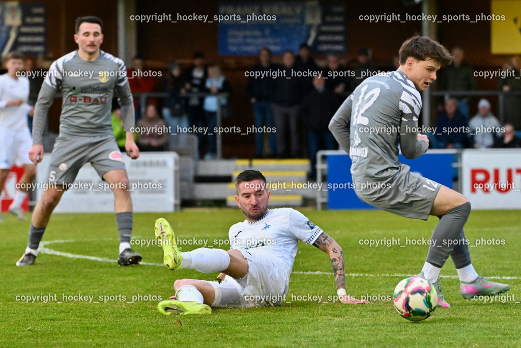 SAK vs. ASKÖ Köttmannsdorf | #12 Marcel Daniel Arrich ASKÖ Köttmannsdorf, #7 Hrvoje Jakovljevic SAK, #5 Matteo Juvan ASKÖ Köttmannsdorf, SAK vs. ASKÖ Köttmannsdorf, SAK vs. ASKÖ Köttmannsdorf am 02.04.2026 in Klagenfurt (Sportpark Welzenegg), Austria, (Photo by Bernd Stefan)