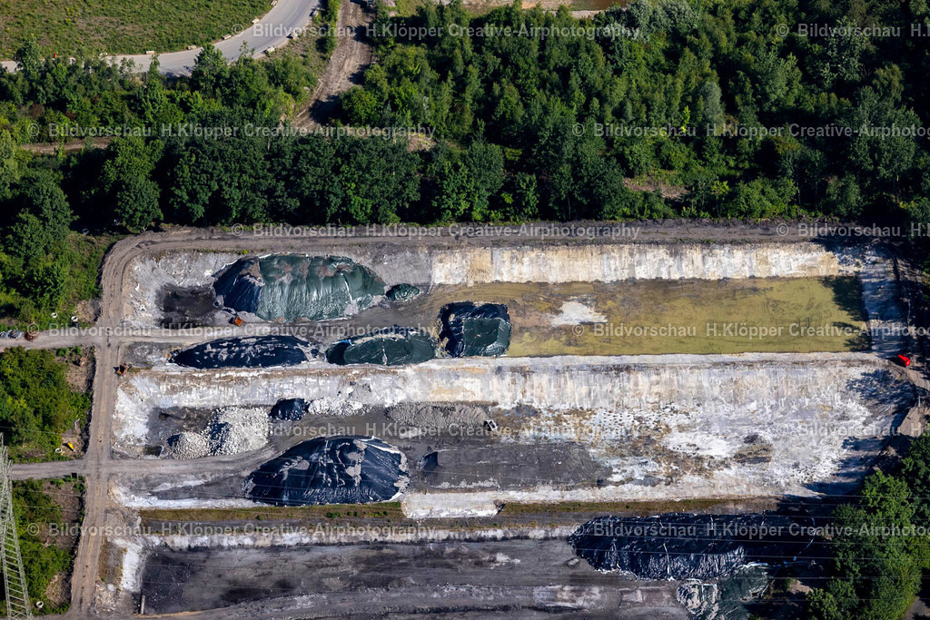 Luftbild Kamp-Lintfort-4814 | Luftbildfotografie Abraum auf dem Gelände der Heidelberg Materials Mineralikin Kamp-Lintfort im Bundesland Nordrhein-Westfalen, Deutschland - Realisiert mit Pictrs.com