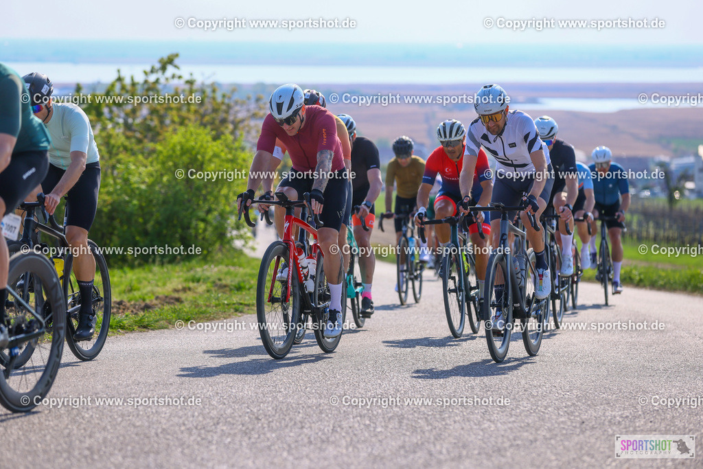 TRA_0473 | Neusiedlersee Radmarathon 2026@sportshot_your_pictrs #yourpictures#roadtowm2029 #nrm #neusiedlerseeradmarathon #neusiedlersee #neusiedlerseetourismus #burgenland #mörbisch #nrm26 #burgenlandtourismus #voglundco #poweredbyburgenlandtourismus #radsport #rad #marathon #ucigranfondo #visitburgenland #ucigranfondoworldseries