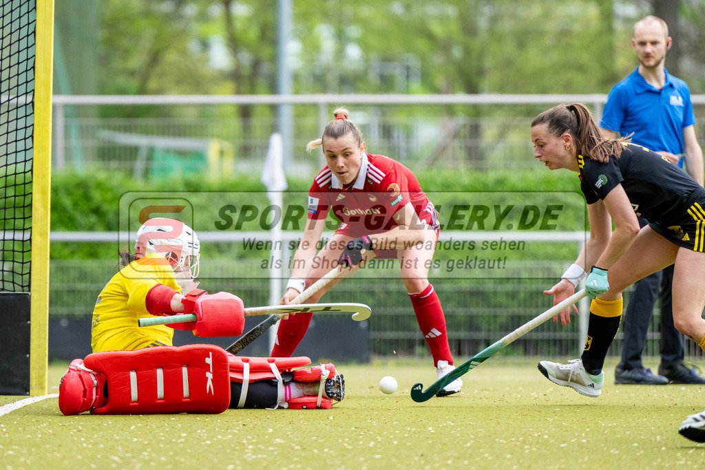 HK_20240407_100152 | 1. Bundesliga Hockey Damen Rot-Weiss Köln - Harvestehuder THC am 7.4.2024 Rot-Weiss Köln, Köln , Krüger Rosa Torfrau ( Harvestehuder THC #32 )